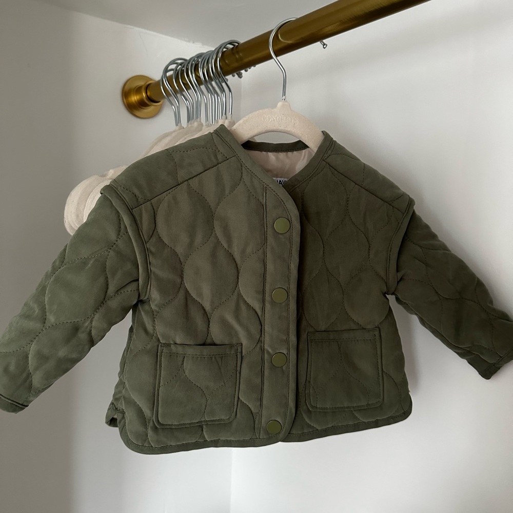 Unisex baby jacket in army green 3-6 months
